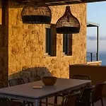 Patio Lydia Stoúpa